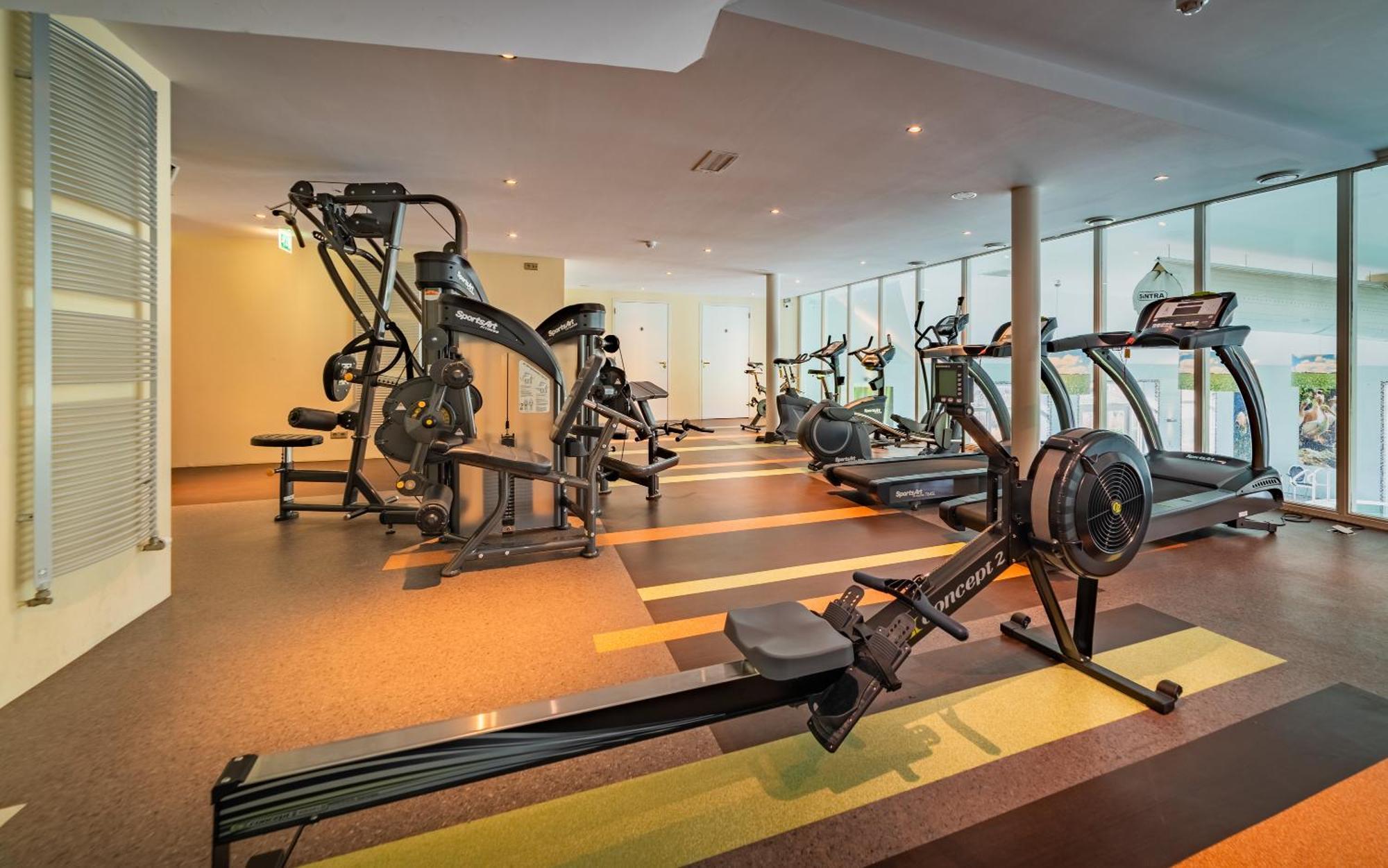 Van Der Valk Hotel Emmen 뉴암스테르담 외부 사진
